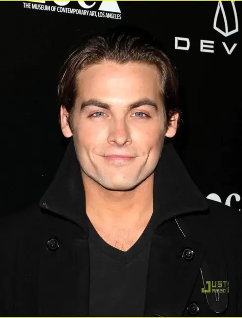 Kevin Zegers 2022