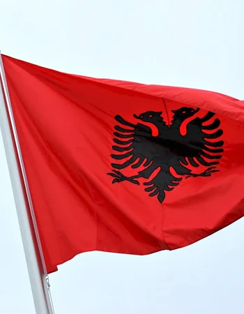 Kosovo Albaniya bayrog'i